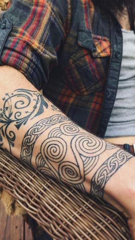 These designs from the Celtic culture have become a source of inspiration to body art.#celtic #tattoos Ancient Celtic Symbols, Celtic Band Tattoo, Celtic Sleeve Tattoos, Celtic Tattoos For Men, Scottish Tattoos, Celtic Tattoo Symbols, Celtic Tattoo Designs, Pagan Tattoo, Cream Tattoo