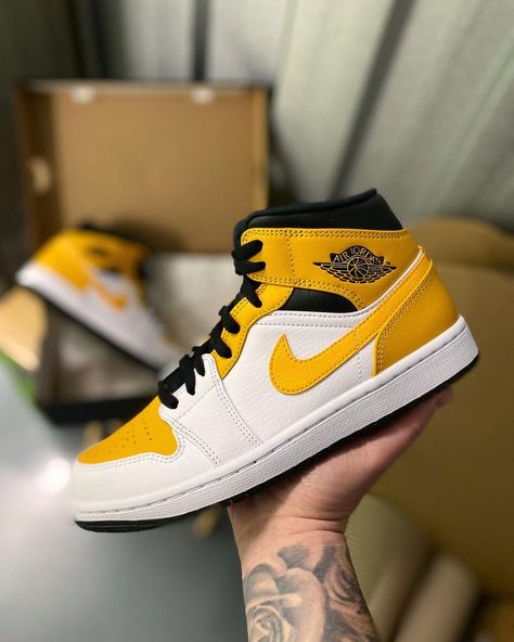 C L A N 5 on Instagram: “Air Jordan 1 Mid “University Gold” 🤩🔥💯 Available now, DM to enquire 📲🙌🏼 . . . #airjordan1 #jordan1mid #clan5 #nikeairjordan1 #jordan1…” Air Jordan 1 Mid Edge Glow, Gold Jordan 1, Jordan 1 Mid Dynamic Yellow Floral, Air Jordan 1 Mid Barely Orange, Orange Air Jordan Mid, Air Jordan 1 Mid, Jordan 1 Mid, Air Force Sneakers, Air Jordan 1