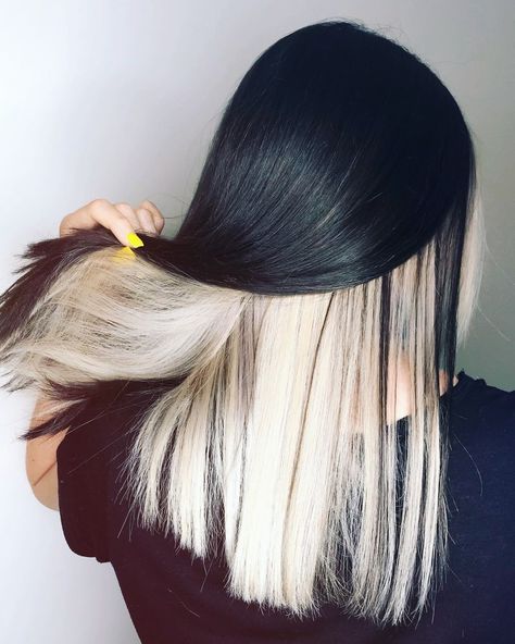 Half Blonde And Black Hair, Black And Blond Hair Ideas, Half Up Half Down Hair Color, Top Black Bottom Blonde Hair, Dual Tone Hair, Black Hair With Platinum Underneath, Black With Blonde Underneath Hair, Oreo Hair Color, Peekaboo Hairstyles