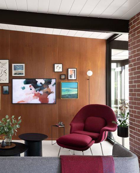 In the fall of 2019, a young couple purchased a home with dreams of restoring its original Eichler charm while infusing it with modern sensibilities.

For the task, the owners enlisted the expertise of Blaine Architects + Marshall Interiors. The task was to revamp the main living spaces – the kitchen, living room, dining room, and family room – and to rekindle the home’s Eichler roots. Click to take a tour. Eichler Homes Interior, Modern Mid Century Furniture, Mid Century Cabinets, Eichler Homes, Mid Century Interior, Modern Home Interior, Mid Century Home, Modern Houses Interior, Mid Century Modern Home