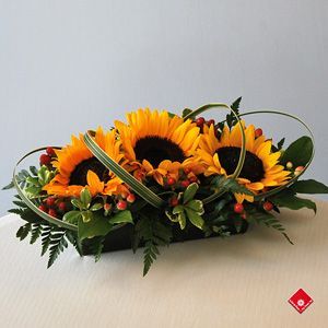 Fall Fresh Floral Arrangements, Contemporary Flower Arrangements, Modern Floral Arrangements, Sunflower Centerpieces, Sunflower Arrangements, Flower Arrangement Designs, Fall Flower Arrangements, Church Flower Arrangements, Ikebana Flower Arrangement