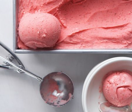 Strawberry Gelato Recipe Strawberry Gelato Recipe, Strawberry Gelato, Gelato Recipe, Gelato Ice Cream, Favorite Cookbooks, Oreo Dessert, Ice Cream Popsicles, Ice Cream Treats, Ice Cream Desserts