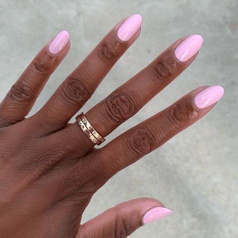 A soft rose pink with a touch of mauve that's always fresh and floral. “Pink is that perfect everyday mani and bonus Megababe points for making it your french tip! Katie and I already want to wear it in every ombre mani for the rest of time.” XO SGT Long-lasting polish with salon quality results Applies smooth and streak-free in three strokes or less 7-Free: Our polish does not contain dibutyl phthalate (DBP), toluene, formaldehyde, formaldehyde resin, camphor, ethyl tosylamide, or xylene. Vegan Bubblegum Pink Short Nails, Pastel Pink Nail Ideas, Rush Week Nails, Plain One Color Nails, Pink Natural Nails Gel, Cute Solid Nail Colors, Solid Color Chrome Nails, Dip Powder On Real Nails, Lilac Pink Nails