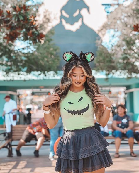 It’s the Oogie Boogie Man 🎶🎵 Ears: @jsacr3dtions Use Code: Vickey20 📸: @nmlphotography_ So after having done Mickeys Not-So-Scary… | Instagram Disney Outfits For Halloween, Oggie Boggie Bash Outfits, Mnsshp Outfit Ideas, Mnsshp Outfit, Disney Bound Halloween Outfits, Oogie Boogie Inspired Outfit, Ursula Bounding, Spooky Disney Characters, Not So Scary Halloween Party Costumes