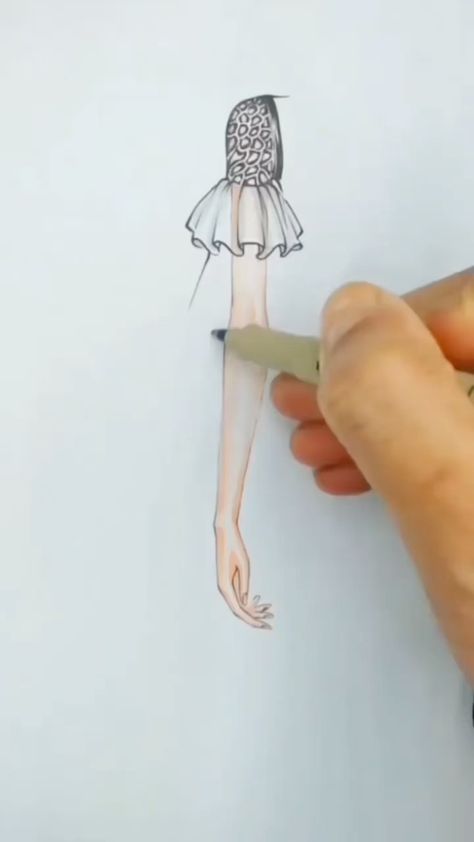 Fashion Illustration Tutorial, Fashion Illustration Collage, Fashion Figure Drawing, Fashion Illustrations Techniques, Fashion Drawing Sketches, Fashion Drawing Tutorial, Dress Design Drawing, Fashion Illustration Sketches Dresses, Fashion Design Sketchbook