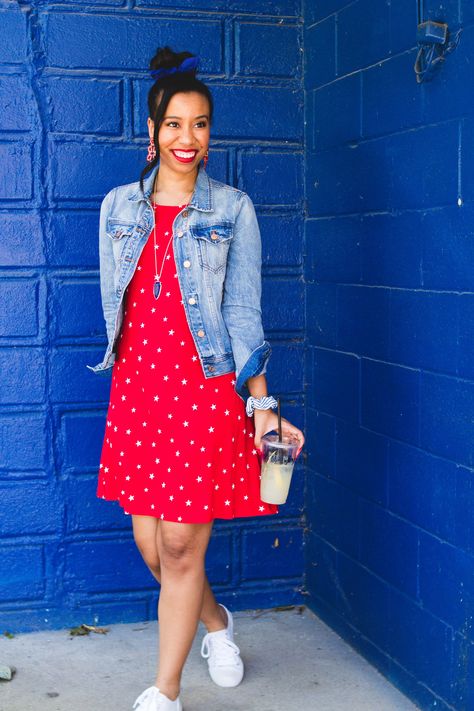 Still trying to figure out what to wear to your 4th of July BBQs? Louisville blogger, What Nicole Wore, shares an affordable red, white, and blue outfit. // red dress, patriotic outfits, jean jacket ways to wear, star print dress, kendra scott necklace, july 4th outfit ideas for women, red lipstick on dark skin Red White Blue Outfit, Americana Outfits, Outfits Jean, Boho Festival Outfit, Festival Outfit Inspiration, Classy Summer Outfits, Quoi Porter, Outfit Ideas For Women, Outfit Red