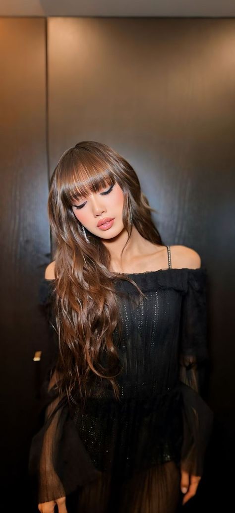 Lalisa Hair Color, New Women Lisa, Lisa In Dress, Lisa Blackpink 2024 Photo, La Lisa Wallpaper, Lisa Blackpink Hair, Lisa Victoria Secret, Lalisa Hair, New Woman Lisa