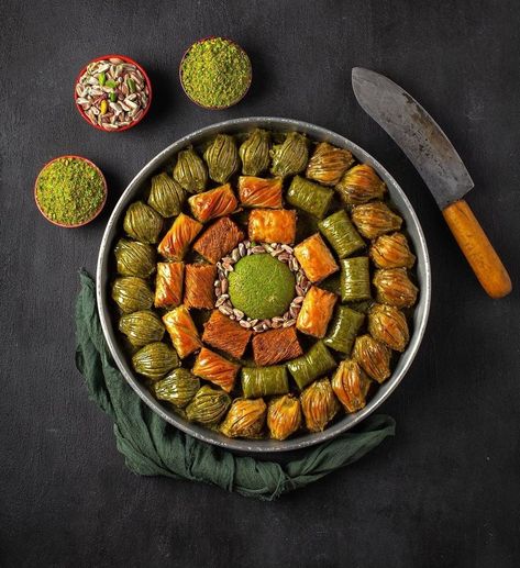 Turkish baklava photograph from top Turkish Sweets, Sweet Photography, Pistachio Butter, Turkish Desserts, Dessert Tray, Turkish Traditional, Signet Rings, Baklava, Sweet Desserts