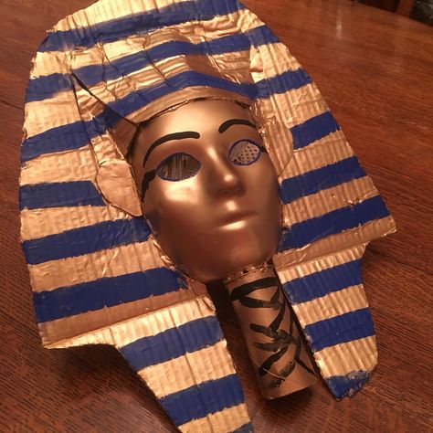 Diy King Tut Costume, Egyptian Mask Ancient Egypt, King Tut Costume Diy, Ancient Egypt Artifacts, Diy Sarcophagus, Egyptian Halloween Decorations, Ancient Egypt Crafts Projects, Ancient Egypt Party, King Tut Mask