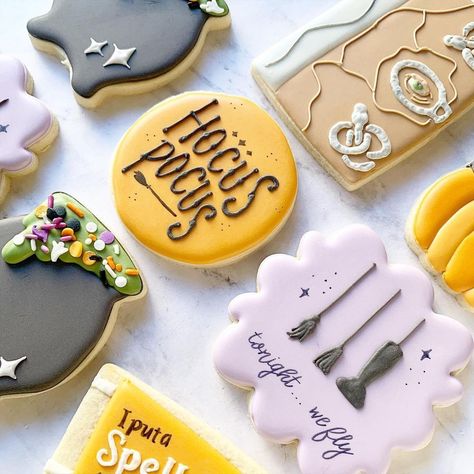 Hocus Pocus Cookies Decorated, Tonight We Fly, Halloween Sugar Cookies Decorated, Vendor Fair, Witch Cookie, No Bake Sugar Cookies, Cookies Halloween, Royal Iced Cookies, Halloween Sugar Cookies