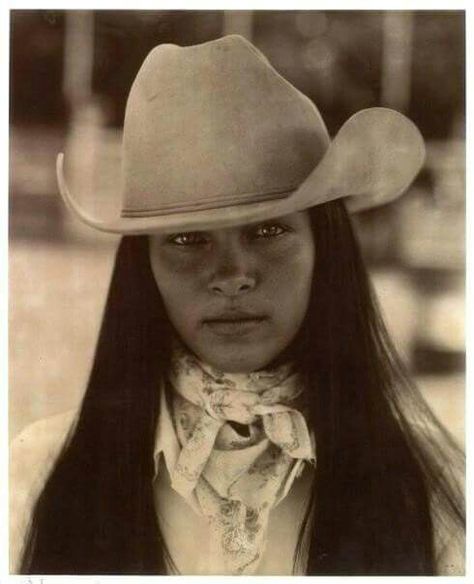 Gabby Cherokee Indian, Wilde Westen, Into The West, Native American Peoples, Native American Heritage, We Are The World, Native American History, Native American Culture, American Beauty