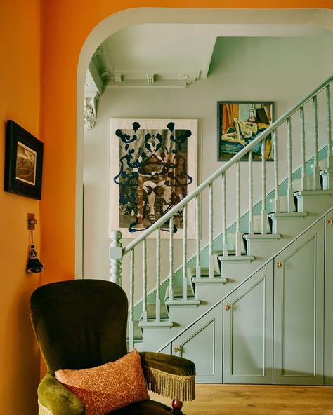 Orange Staircase, Color Staircase, Green Staircase, Warm Color Palette, Luxurious Room, Cool Green, Interior Design Advice, Architecture Design Drawing, Warm Colour Palette