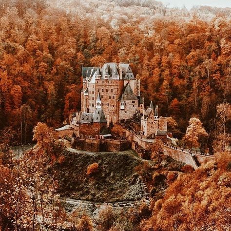 Autumn Aesthetics on Instagram: “🕯Autumn’s Castle🕯 • This season is the season of great dreaming! 🍂 Whatever you dreams are in life, this is the season to allow them to…” Orange Leaves, Autumn Scenery, Beautiful Castles, A Castle, Jolie Photo, Machu Picchu, Pretty Places, Narnia, In The Fall