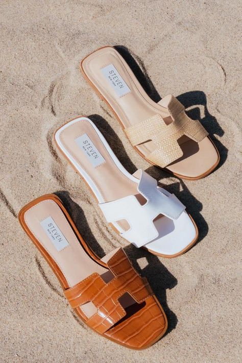 Steve Madden Hadyn Sandal, Old Money Sandals, Hermes Oran Sandals, Sandals Steve Madden, Raffia Sandals, Summer Fashions, White Leather Sandals, Steve Madden Store, Steve Madden Sandals