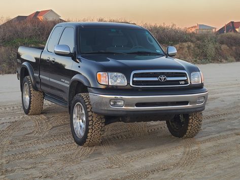 2000 Toyota Tundra, Lifted Tundra, 2004 Toyota Tundra, Tundra Truck, Toyota Vehicles, Dream Trucks, Enduro Motorcycle, Toyota Sequoia, Truck Camping