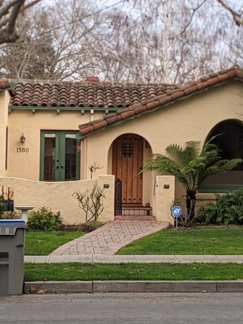 Yellow Spanish House Exterior, Yellow Spanish House, Cream And Terracotta House Exterior, Hacienda Exterior Paint Colors, Southwestern House Exterior, Mexican House Colors Exterior, Yellow Stucco House Exterior, Natural House Exterior, Desert Home Exterior Paint Colors