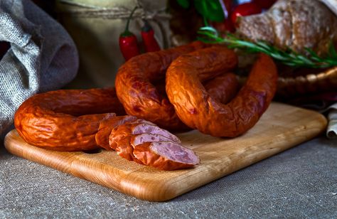 Ukrainian Sausage Sausage Making Recipes, Homemade Sausage Recipes, Beef Round, Homemade Sausage, How To Make Sausage, Smoked Sausage, Cured Meats, Old Fashion, Ground Pork