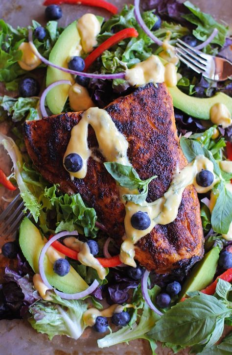 Jerk Salmon, Garlic Butter Salmon, Basil Vinaigrette, Jamaican Dishes, Resep Salad, Jamaican Jerk, Best Salad Recipes, Healthy Summer Recipes, Jamaican Recipes