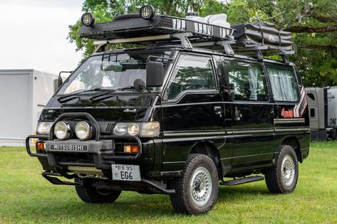 1991 Mitsubishi Delica Star Wagon 4WD for Sale - Cars & Bids Van Cartoon, Delica Van, Mini Trucks 4x4, Mitsubishi Delica, Adventure Car, Truck Stuff, Overland Vehicles, Japanese Market, Mini Trucks