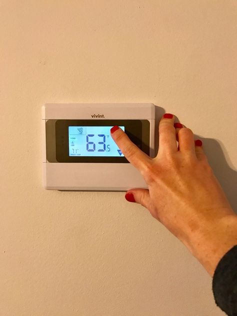 She hated this ugly eyesore on her wall. Her solution? Simple and GORGEOUS! Diy Thermostat Cover, Thermostat Cover, Small Hinges, Just So You Know, Painted Jewelry, Design Remodel, Picture Hanging, Much Needed, Yard Sale