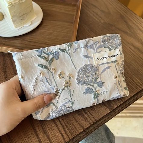 Aesthetic Floral Print Comestic Bag Portable Makeup Storage - Temu Portable Makeup Storage, Flowers Fashion, Bachelorette Party Planning, Toiletries Organization, Pencil Bags, Toiletry Storage, Matches Fashion, Beauty Bag, Flower Fashion