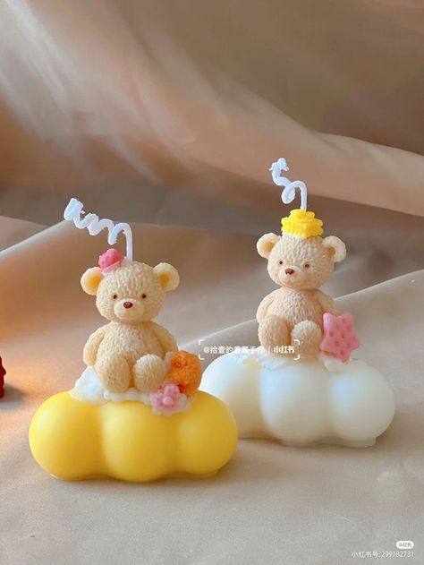 Funky Candles, Candle Making Recipes, Handmade Candles Diy, Baby Candle, Diy Candles Homemade, Soya Mumu, Sweet Candles, Homemade Scented Candles, Bear Candle