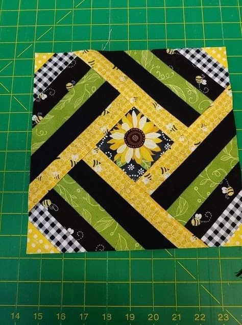 Sunflower Quilts Pattern Free, Sunflower Quilt Block Pattern Free, Sunflower Quilts Ideas, Sunflower Quilt Block, Sunflower Quilt, Sunflower Quilts, Quilting Designs Patterns, Scrappy Quilt Patterns, Quilt Block Patterns Free