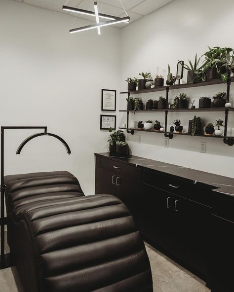 Industrial Esthetician Room, Unique Lash Room Ideas, Black Lash Studio Decor, Black And Tan Esthetician Room, Esthetician Room Black And White, Lash Studio Decor Black, All Black Esthetician Room, Esthetician Room Decor Black, Esthetics Room Black