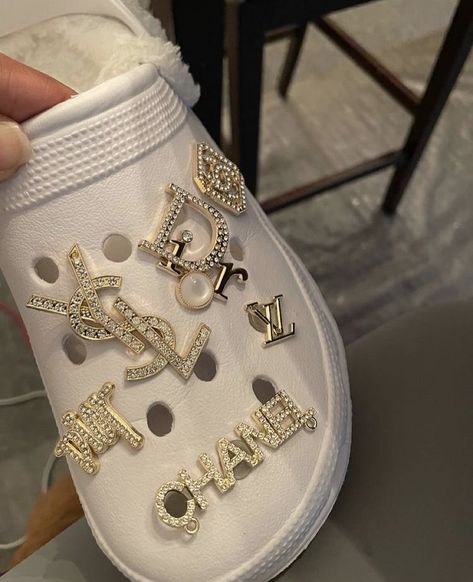 croc charms Crocs Aesthetic, Crocs With Charms, Black Crocs, Crocs Fashion, Dr Shoes, Pretty Shoes Sneakers, Jordan Shoes Girls, Cute Slippers, Cute Nike Shoes