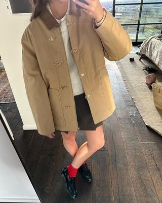 Barn Coat Outfit Women, Barn Coat Outfit, Barn Jacket Outfits, Flowy Fashion, Inspo Fits, Barn Jacket, Outer Jacket, Fall 24, 2024 Style