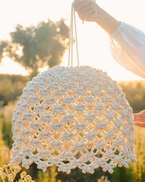 Macrame Light, Macrame Lamp Shade, Macrame Chandelier, Crochet Lamp, Macrame Lamp, Macrame Swing, Macrame Hanging Planter, Boho Crafts Diy, Diy Boho Decor