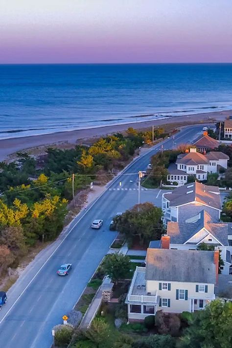 Best Beachfront Hotels In Rehoboth Beach, Delaware Coastal Towns Usa, Beach Town Aesthetic, East Coast Aesthetic, Rehoboth Beach Delaware, Hotels Around The World, Bethany Beach, Beachfront Hotels, Rehoboth Beach, Coastal Life