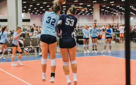 Volleyball Aesthetic Libero, Preppy Volleyball, Volleyball Aesthetic, Volleyball Photos, Volleyball Poses, Volleyball Clubs, Volleyball Inspiration, Volleyball Tips, Volleyball Pictures