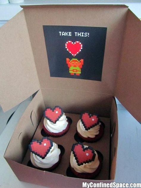 Zelda Cake, Zelda Party, Birthday Boyfriend, Vegan Steak, Zelda Birthday, Geek Food, Heart Cupcakes, Geek Out, Food Trucks