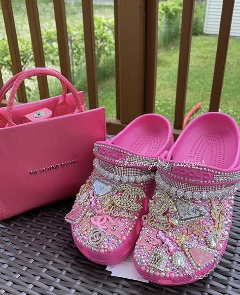 Cute Crocs Shoes Design, Custom Crocs Pink, Girly Crocs With Charms, White Blinged Out Crocs, Pink Croc Jibbitz Ideas, Custom Pink Crocs, Pink Crocs Charms, Pink Bedazzled Crocs, Pink Bling Crocs