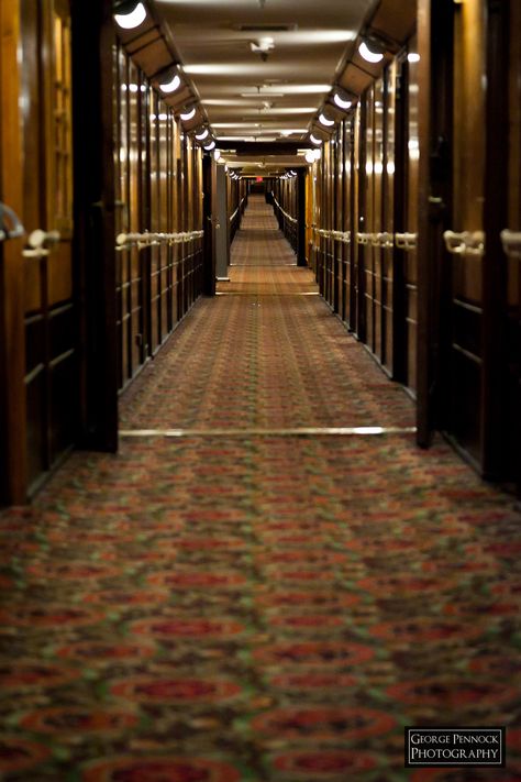 Queen Mary, Long Beach, California ~ We toured this beautiful ship! Queen Mary Ship Interior, The Queen Mary Ship, Queen Mary Ship, Cruise Ships Interior, Rms Queen Mary, Haunted Ship, Cunard Cruise, Dark Harbor, Cunard Line