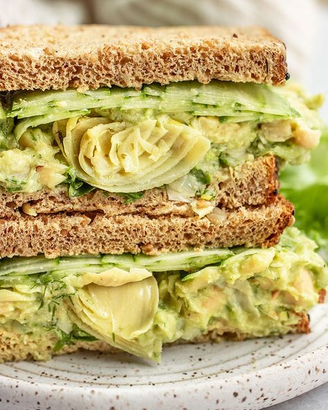 White Bean Sandwich, Bean Sandwich, Protein Sandwich, Vegetarian Sandwich Recipes, Avocado Sandwich, Vegetarian Sandwich, Veggie Sandwich, Pickled Veggies, Vegan Sandwich