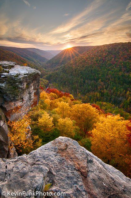 Amazing Sunrise !!  Lindy Point Sunset - Blackwater Falls State Park - West Virginia Blackwater Falls State Park, Blackwater Falls, Foto Tips, Bob Ross, Alam Yang Indah, Lombok, Fall Foliage, Blue Ridge, Painting Projects