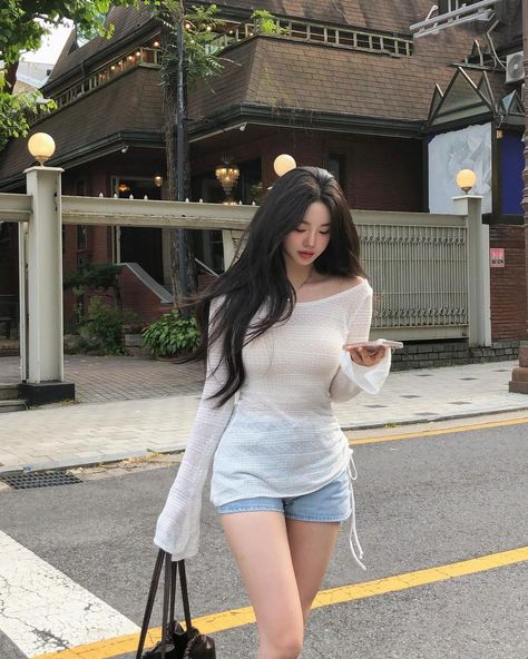 Ulzzang Street Fashion, Korean Hot Outfit, Summer Asian Outfits, Chinese Summer Outfits, Ulzzang Fashion Casual, Outfit First Date, Unique Rave Outfits, Classy Fashion Chic, Award Show Dresses