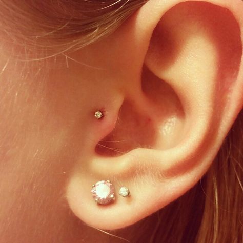 Tiny Tragus Piercing, Tragus Aesthetic, Double Tragus Piercing, Double Tragus, Piercing Inspiration, Ear Piercings Tragus, Piercing Tragus, Tragus Stud, Tragus Piercing