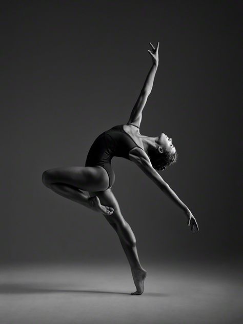 Clara Soley, Wiener Staatsballett by Ronnie Boehm, via Behance Modern Dans, Dance Pose, Dance Picture Poses, Dance Photo Shoot, Dance Attire, Dance Photography Poses, Ballet Poses, Dance Like No One Is Watching, Dance Movement