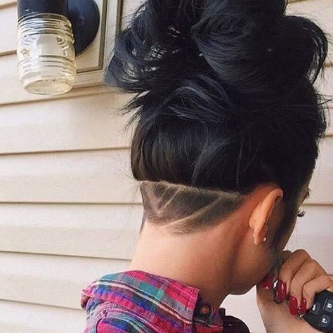 maybe do this to get rid of the frizz/curls in the back?? Undercut Hair Designs, Undercut Hair, Under Cut, Undercut Hairstyles Women, Hair References, Undercut Long Hair, Shaved Hair Designs, Hair Tattoo, Shaved Undercut