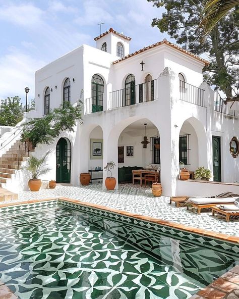 Andalusia, Spain Spain House, Mexico House, Spanish Style Home, Andalusia Spain, Casas Coloniales, Hacienda Style, Spanish Style Homes, Mediterranean Home, Spanish House