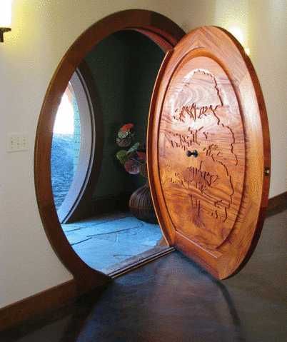 Skjulte Rum, Hobbit Door, Casa Hobbit, Secret Room, Hidden Rooms, Cool Doors, Deco Originale, Hobbit House, Pantry Door