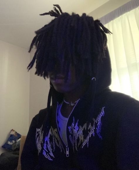 Alt Dreadhead, Black Nonbinary Aesthetic, Black Alt People, Y2k Dreadheads, Black Alt Aesthetic, Alt Locs, Black Alt Hairstyles, Alt Black Hairstyles, Black Guys With Dreads