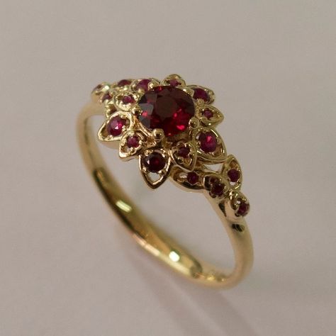 Petal Engagement Ring, Engagement Ring Leaf, Petal Ring, Bijoux Art Deco, Natural Ruby Ring, Cute Engagement Rings, Ring Ruby, Ring Flower, Ring Halo