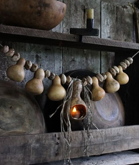 Dried gourd and nut garland with battery votive . http://www.ebay.com/itm/Primitive-Early-Look-Dried-Gourd-Nut-Garland-Display-3-Different-Ways-/321782635765?roken=cUgayN Primitive Garland, Dried Gourds, Prim Kitchen, Primitive Fall Decor, Fall Gourds, Gourd Ideas, Primitive House, Fall Ornaments, Decorative Gourds