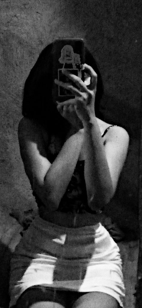 short hair no face mirroe shot Short Hair No Face, Hair No Face, Pfp No Face, Fake Short Hair, Pretty Short Hair, Hair Mirror, Fake Photo Short Hair, Mirror Shot, Face Girl