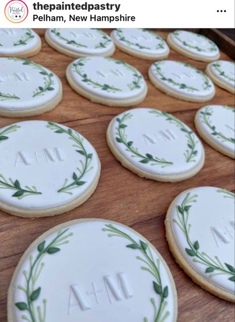 Wedding Cookies Decorated, Green Wedding Favors, Wedding Shower Cookies, Anniversary Cookies, Green Bridal Showers, Bridal Cookies, Cookie Wedding Favors, Royal Iced Cookies, Couple Wedding Shower