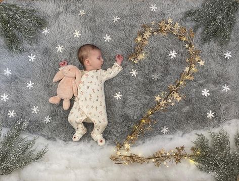 3 Month Old Baby Pictures January, January One Month Pictures, Baby January Photo Ideas, January Baby Pictures, January Photoshoot Ideas Baby, January Baby Monthly Picture, January Milestone Baby Picture, January Baby Photoshoot Ideas, January Monthly Baby Picture